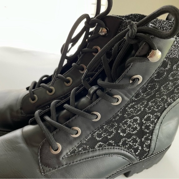 Daisy Fuentes Women's Black Combat Boots Size 11 - Picture 7 of 9